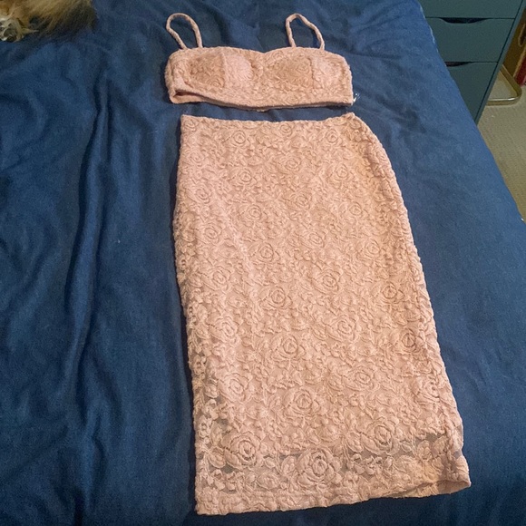 Matching blush skirt set - Picture 1 of 3